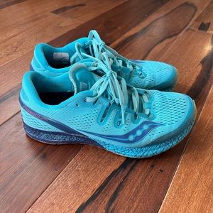 SAUCONY Women’s Everun sneakers size 8.5